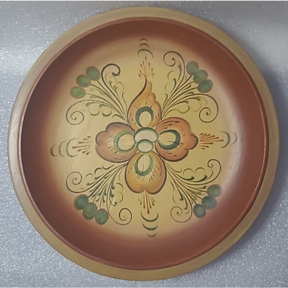 Vintage NORWEGIAN ROSMALING Hand-Painted Wooden Plate/Bowl 8.25" Diameter